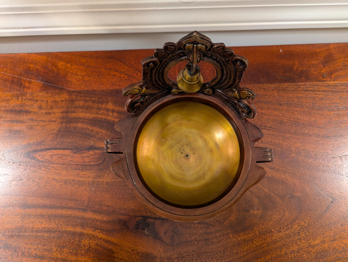 Handcrafted Brass & Wood Urli Bowl ā Traditional Indian Pooja Decor | Auspicious Floating Diya Bowl